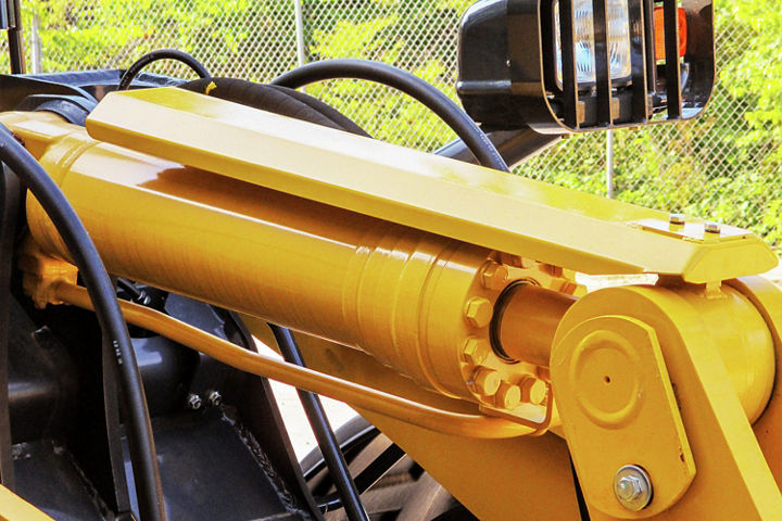 Bucket cylinder guard