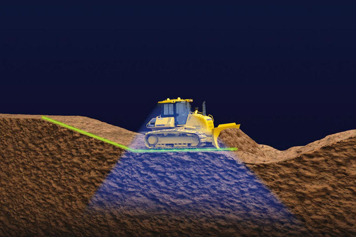 Spreads fill material automatically