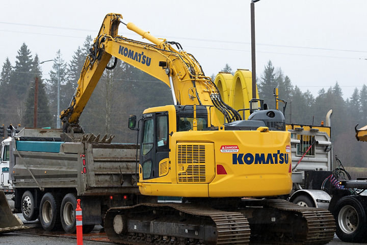 Short tail swing radius