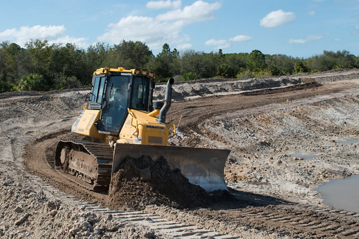 A machine that learns from the operator