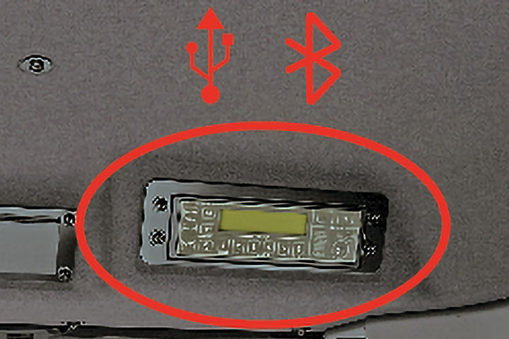 Bluetooth/USB-compatible radio